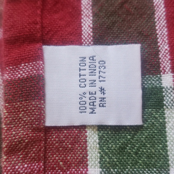 Holiday Plaid Tablecloth With 10 Napkins - Picture 4 of 4